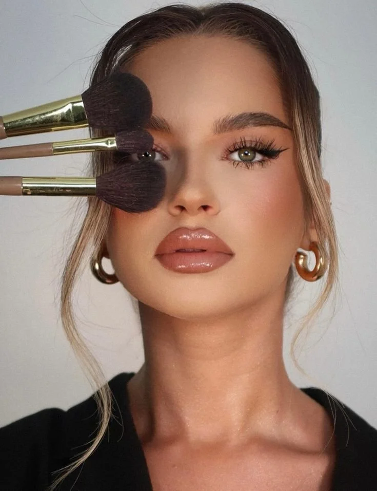 Teodora Elena applying branding marketing techniques as a makeup artist.