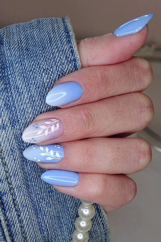 Stunning blue nails design showcasing creativity and style.