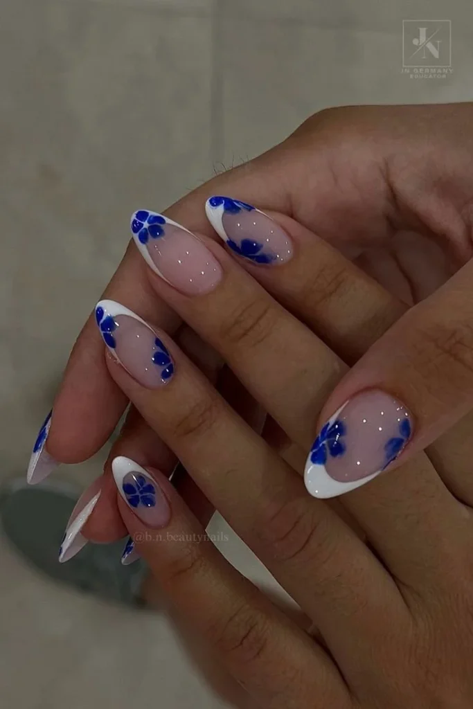 Beautiful royal blue nails design perfect for busy moms to try at home.