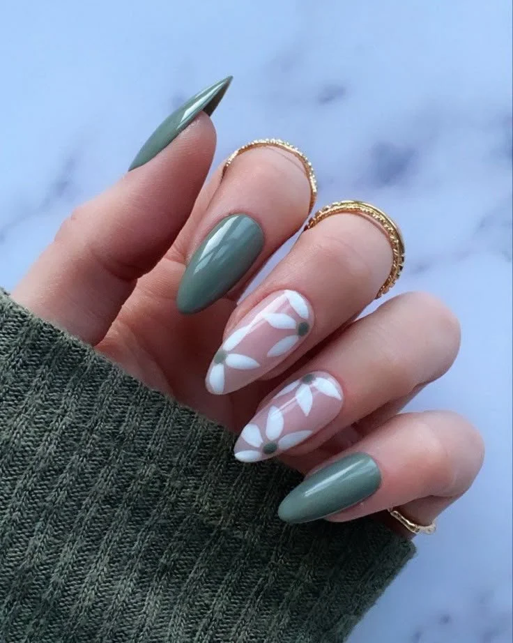 Khaki floral daisy custom press on nails in almond shape, perfect for spring.
