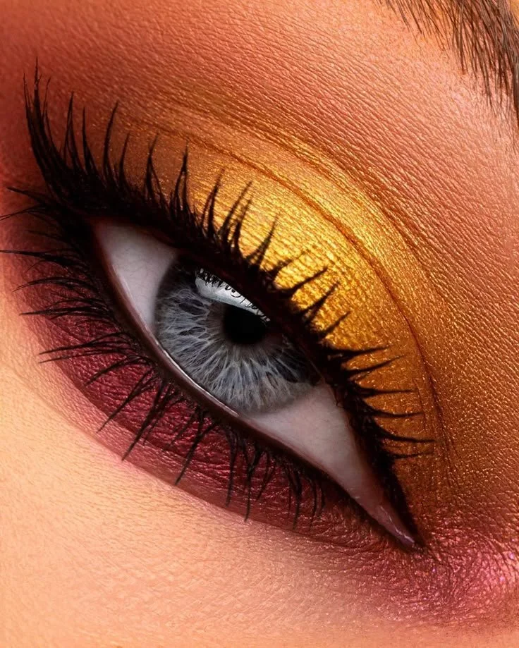 Pat McGrath Labs Divine Rose II Eyeshadow Palette with stunning color selection.