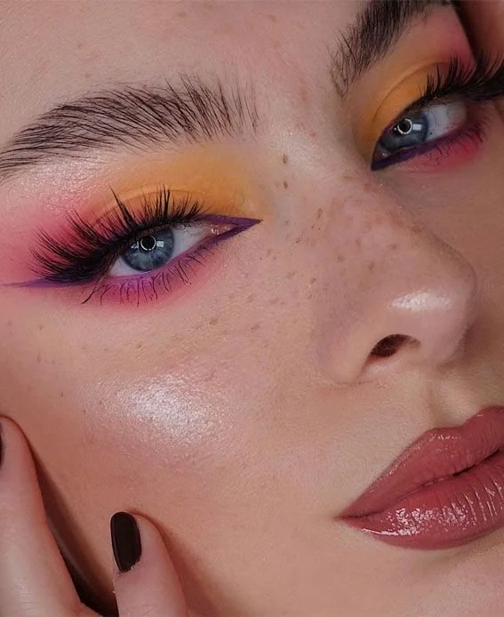 Peach pink makeup looks featuring colorful eyeshadow for bright and vibrant styles.