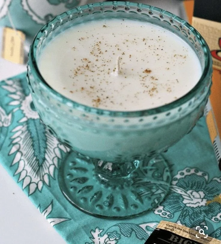 Cozy DIY candle ideas with vanilla and chai spice for moms