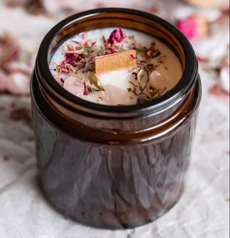 DIY wood wick candle with coconut oil for aromatherapy