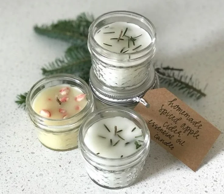 Fun and easy Christmas crafts for kids and busy moms to make at home.