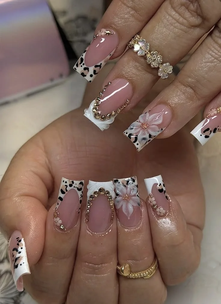 Easy leopard print acrylics design for busy moms