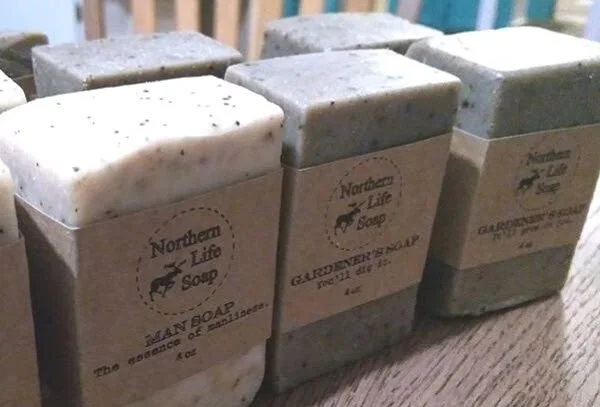 Easy soap making tips for beginners at home with mom-friendly techniques.