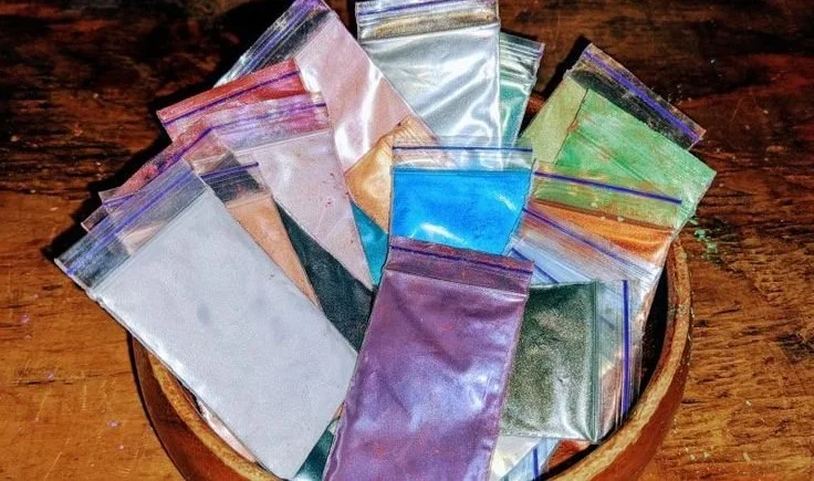 Mica powder used in candles for a warm, cozy glow