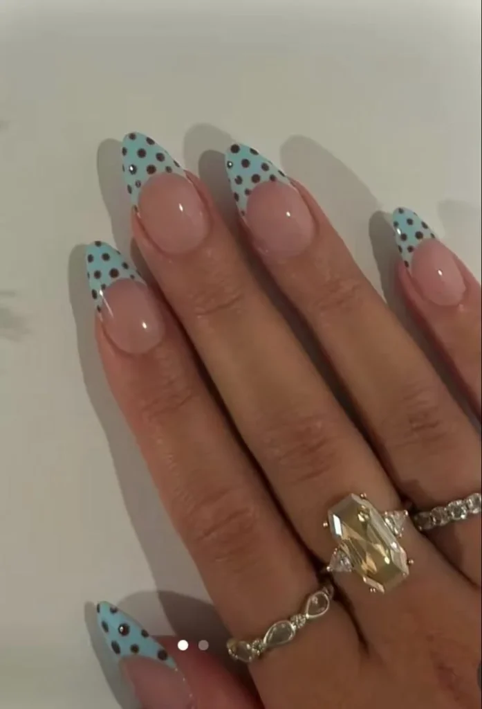 Stylish nail ideas for busy moms that are easy and long-lasting.