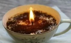 Cozy DIY coffee-scented candles made in cups for home decor