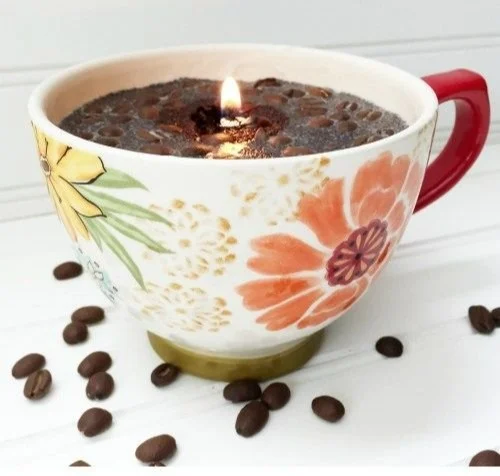 DIY coffee candle made from natural ingredients for a cozy aroma