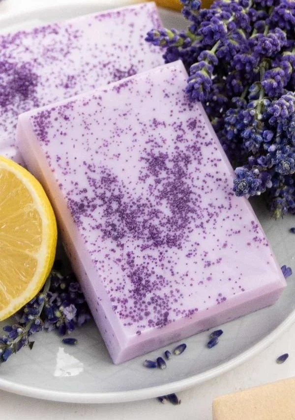 Homemade lavender soap bars made with a melt and pour recipe for beginners.