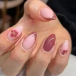 Mauve nails design ideas for busy moms that combine elegance and simplicity.