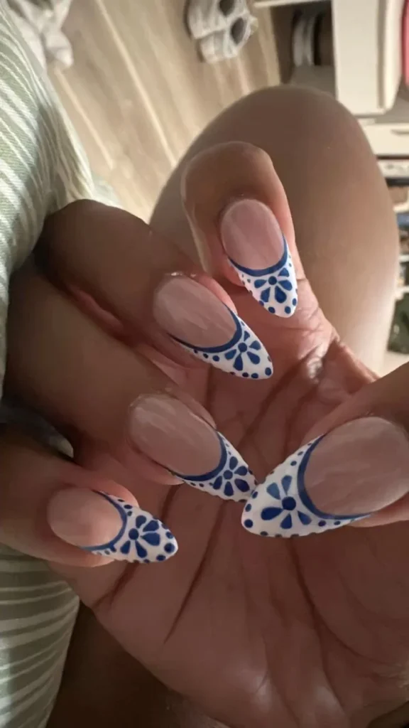 Beautiful porcelain nail design ideas for busy moms that last all week