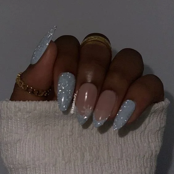 Short French winter nail design ideas for DIY manicures in 2023-2024
