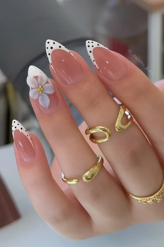 Vibrant summer nail ideas for moms with trendy designs.