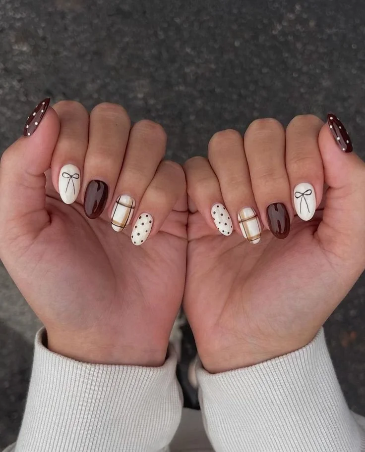Stylish almond shape nails with autumn designs for a cozy fall look