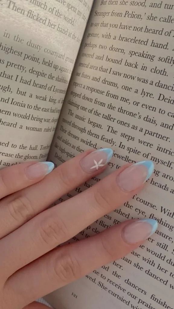 Gorgeous blue summer nails design for a trendy look