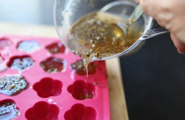 DIY natural wax melts made with herbs and natural ingredients