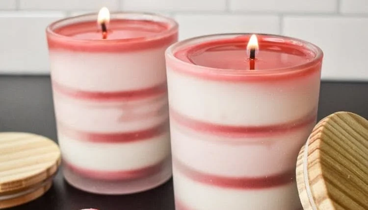 Homemade Christmas candle scents and fragrance oils for festive ambiance.
