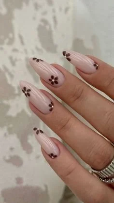 Beautiful November nail designs perfect for easy DIY nail art inspiration