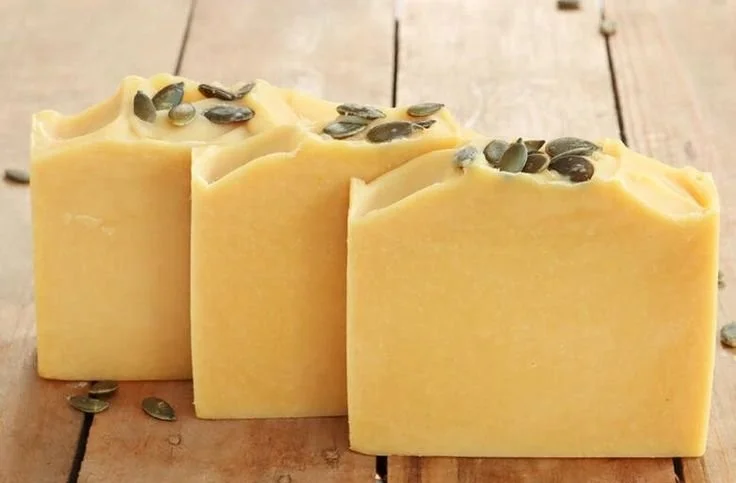 Homemade pumpkin spice soap cold process recipe for beginners